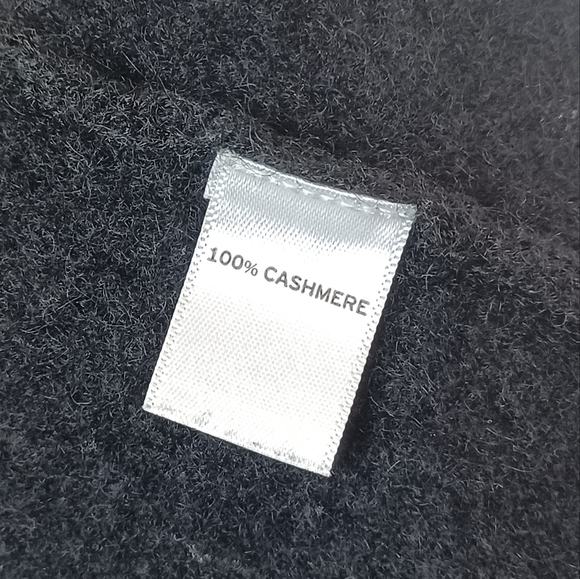 Minimalist Black Old Money 100% Cashmere Long-sleeve Scoop Neck Jumper Sweater - Picture 10 of 11